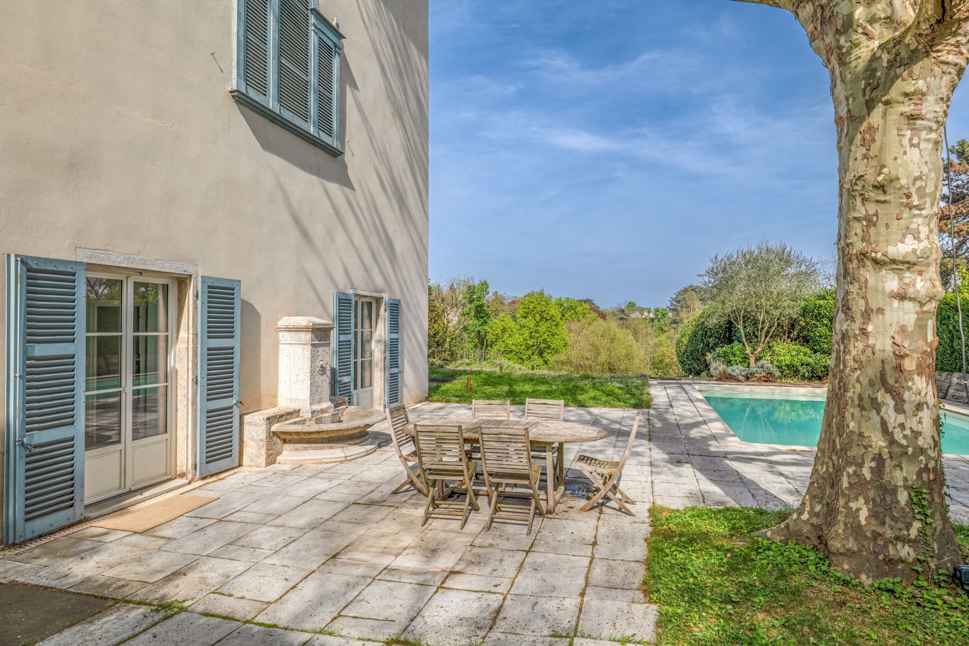 maison de maître 6 Pièces en location sur CHAMPAGNE AU MONT D OR (69410)