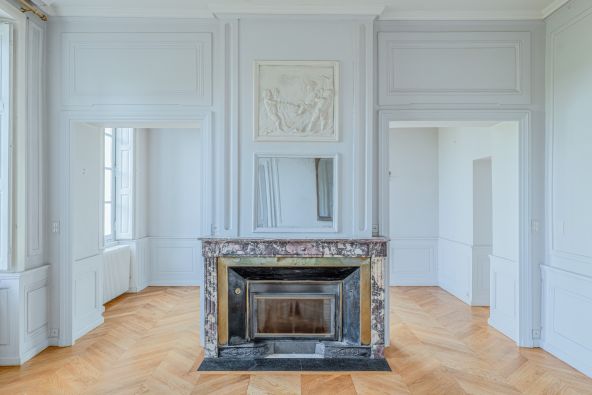 Location Maison de maître Champagne-au-Mont-d'Or 6&nbsp;Pièces 265&nbsp;m²