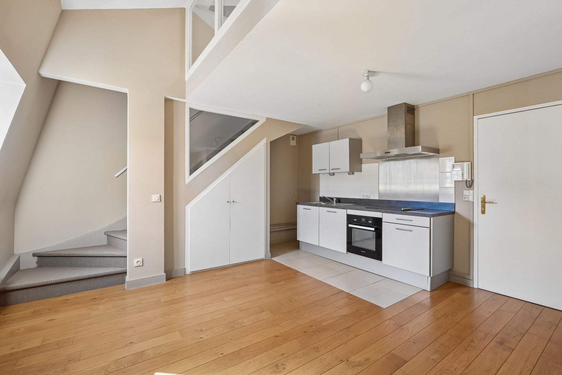 apartment 3 Rooms for sale on LYON (69004)