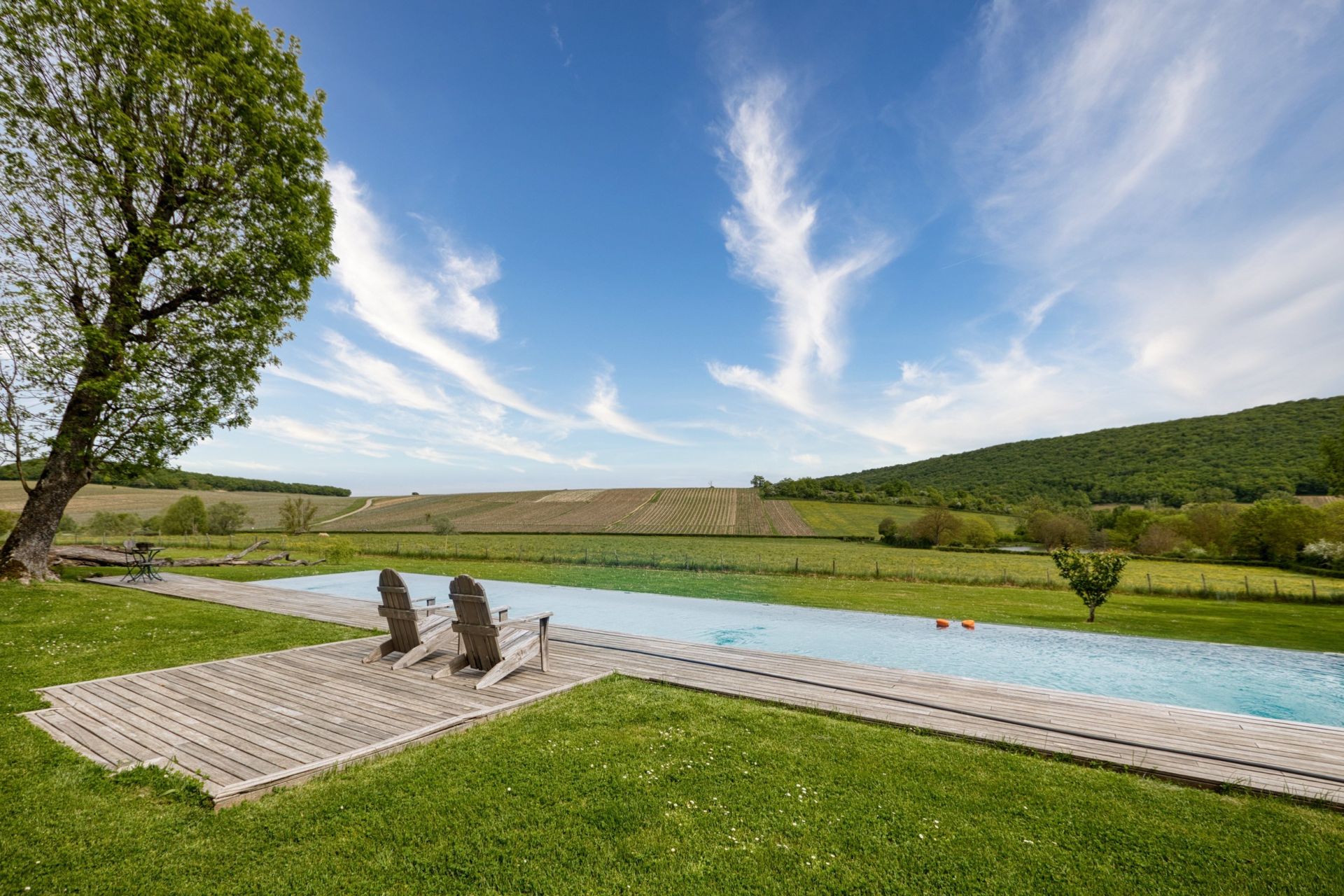 house 10 Rooms for sale on CLUNY (71250)