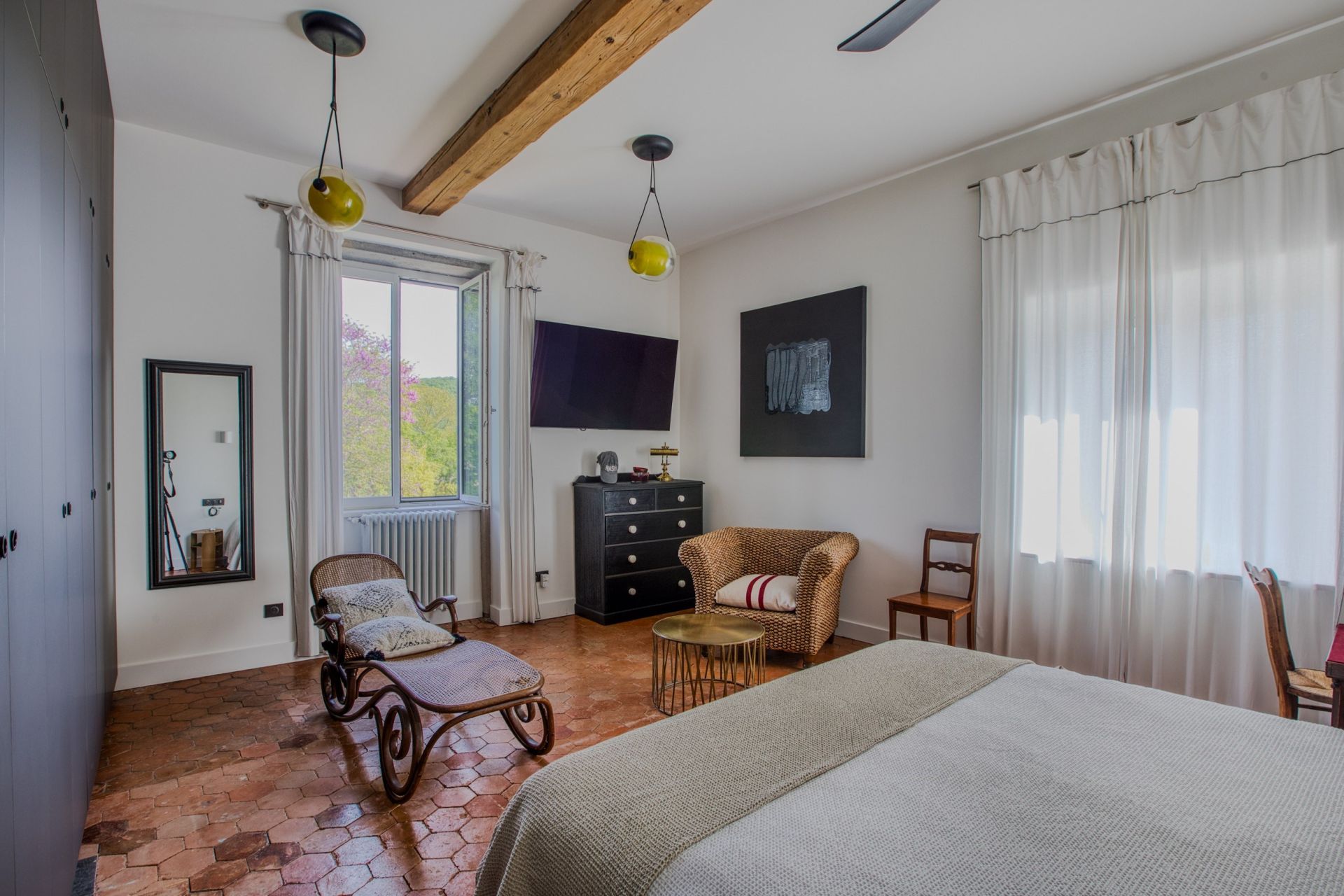 house 10 Rooms for sale on CLUNY (71250)