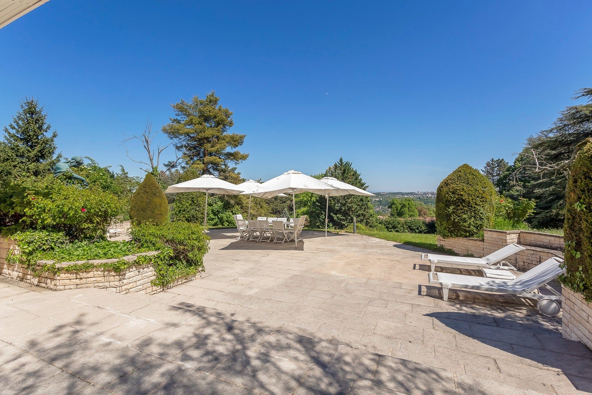 maison 7 Pièces en vente sur ST CYR AU MONT D OR (69450)