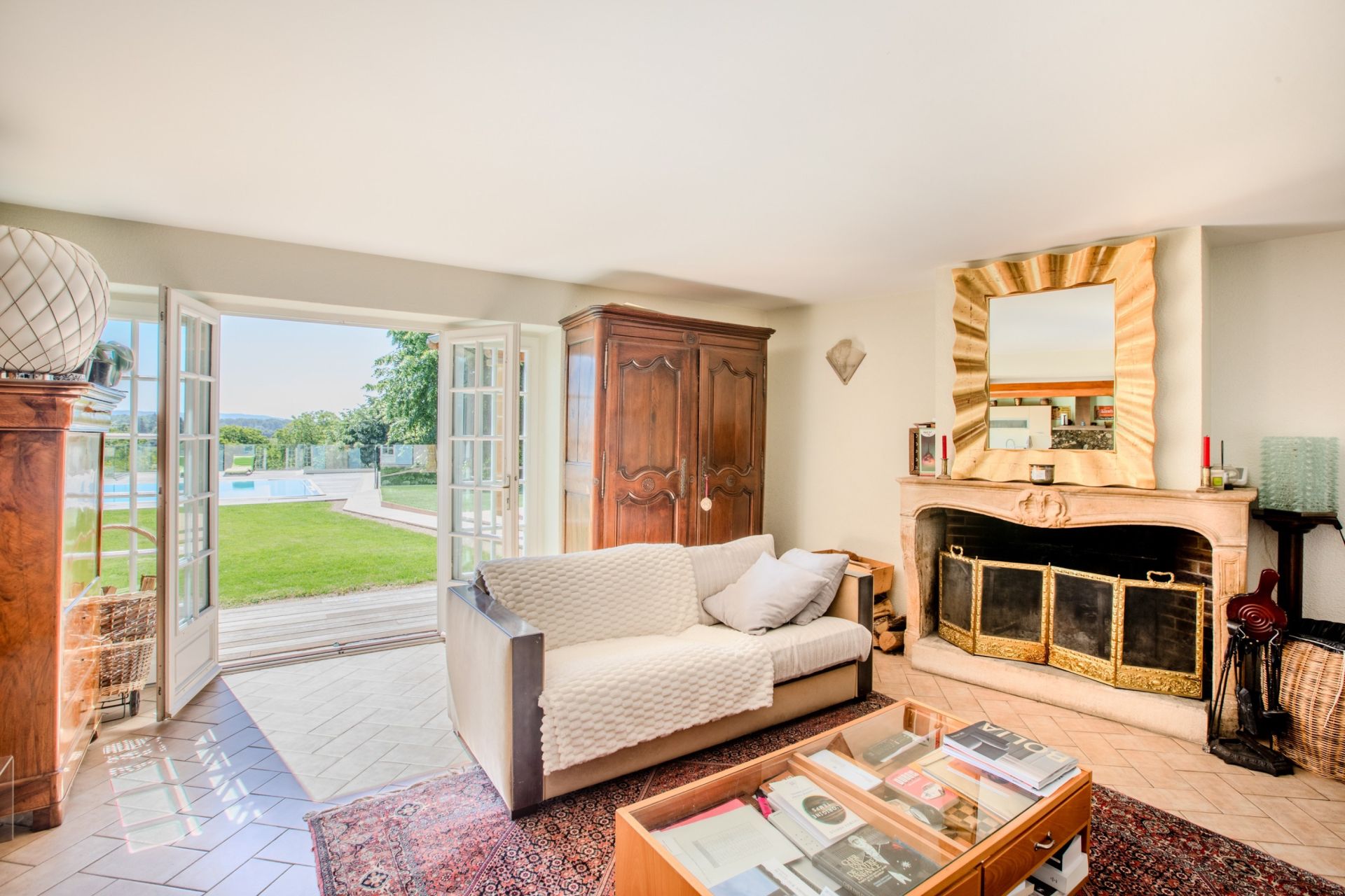 house 10 Rooms for sale on MEXIMIEUX (01800)