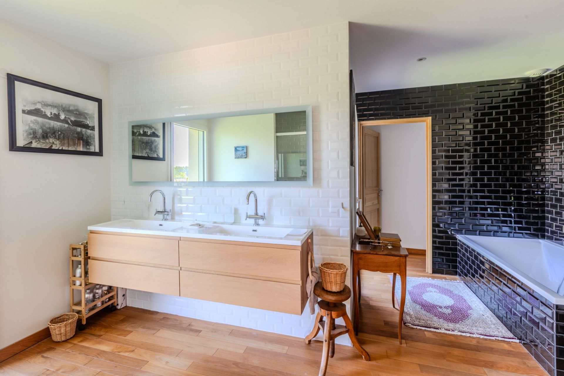 house 10 Rooms for sale on MEXIMIEUX (01800)