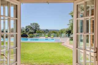 house 10 Rooms for sale on MEXIMIEUX (01800)