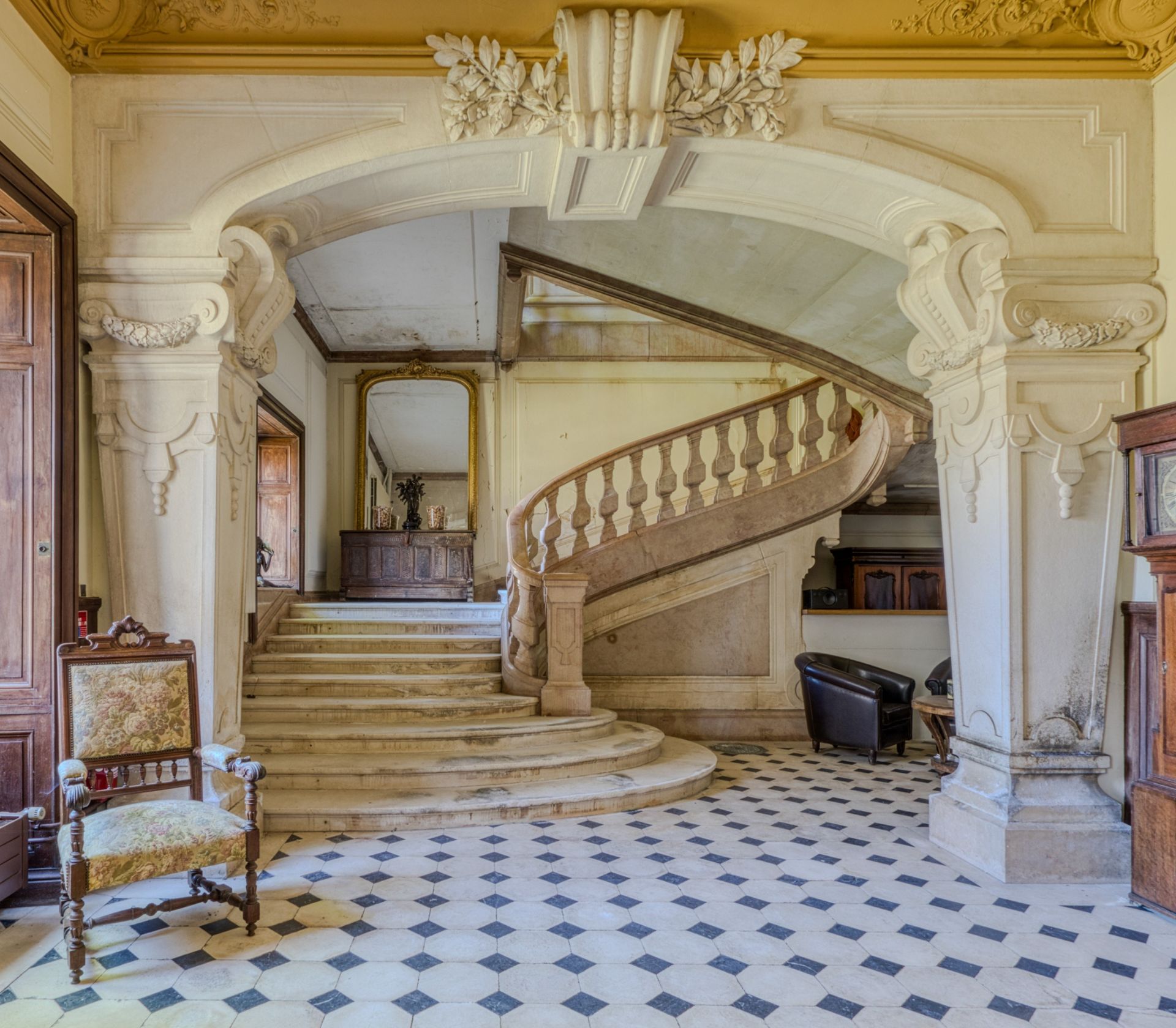 château 40 Pièces en vente sur RULLY (71150)