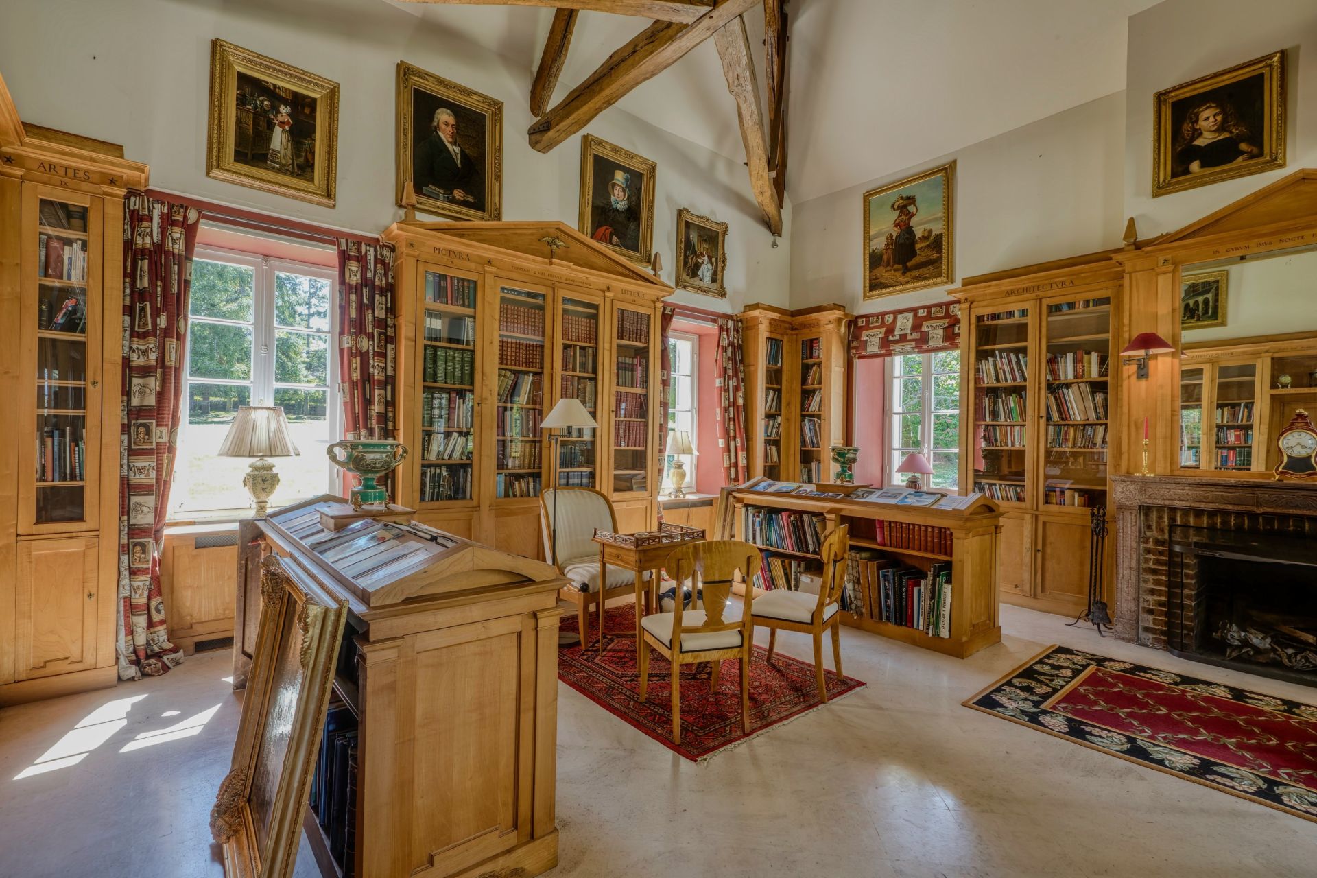castle 20 Rooms for sale on CHABLIS (89800)