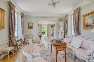 castle 20 Rooms for sale on CHABLIS (89800)