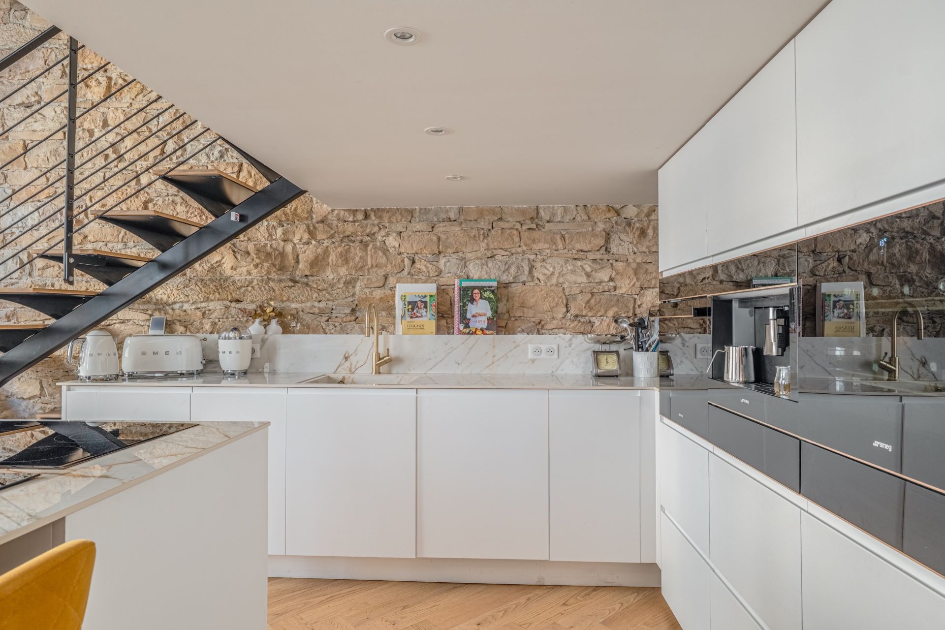 apartment 4 Rooms for sale on LYON (69004)