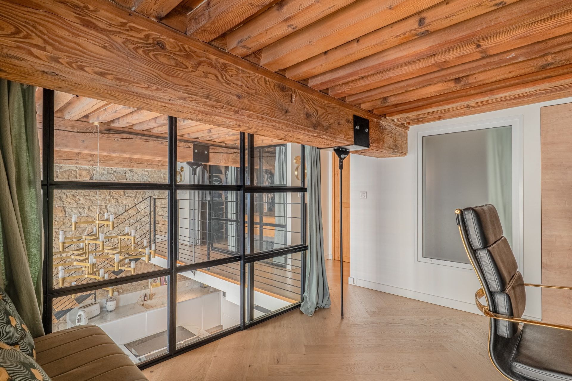 apartment 4 Rooms for sale on LYON (69004)