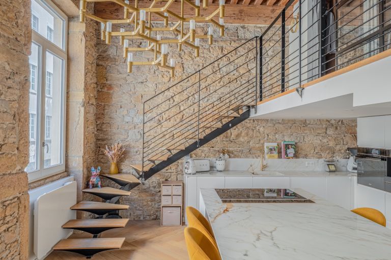 apartment 4 Rooms for sale on LYON (69004)