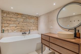 apartment 4 Rooms for sale on LYON (69004)