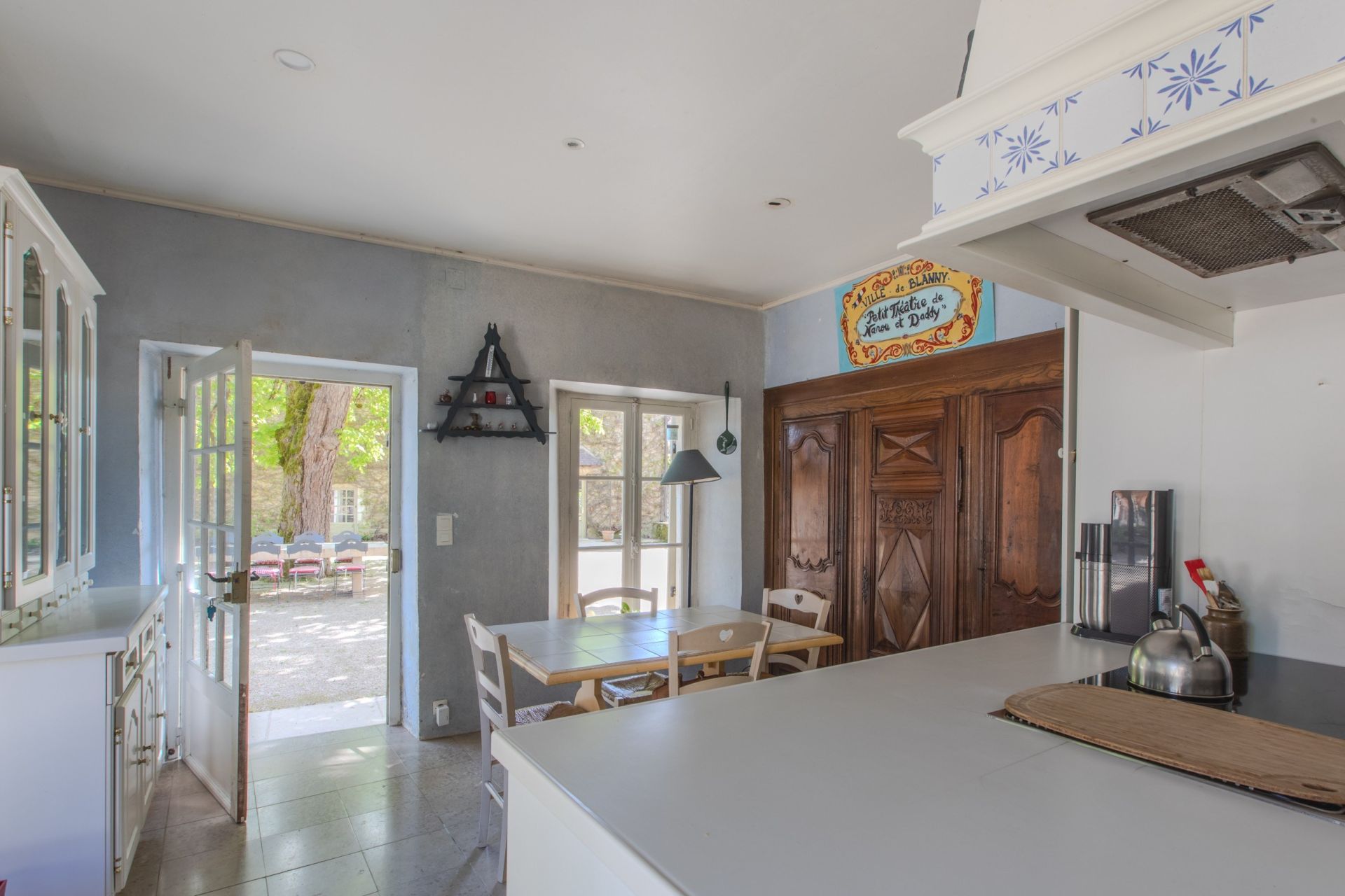 manoir 17 Pièces en vente sur VEZELAY (89450)