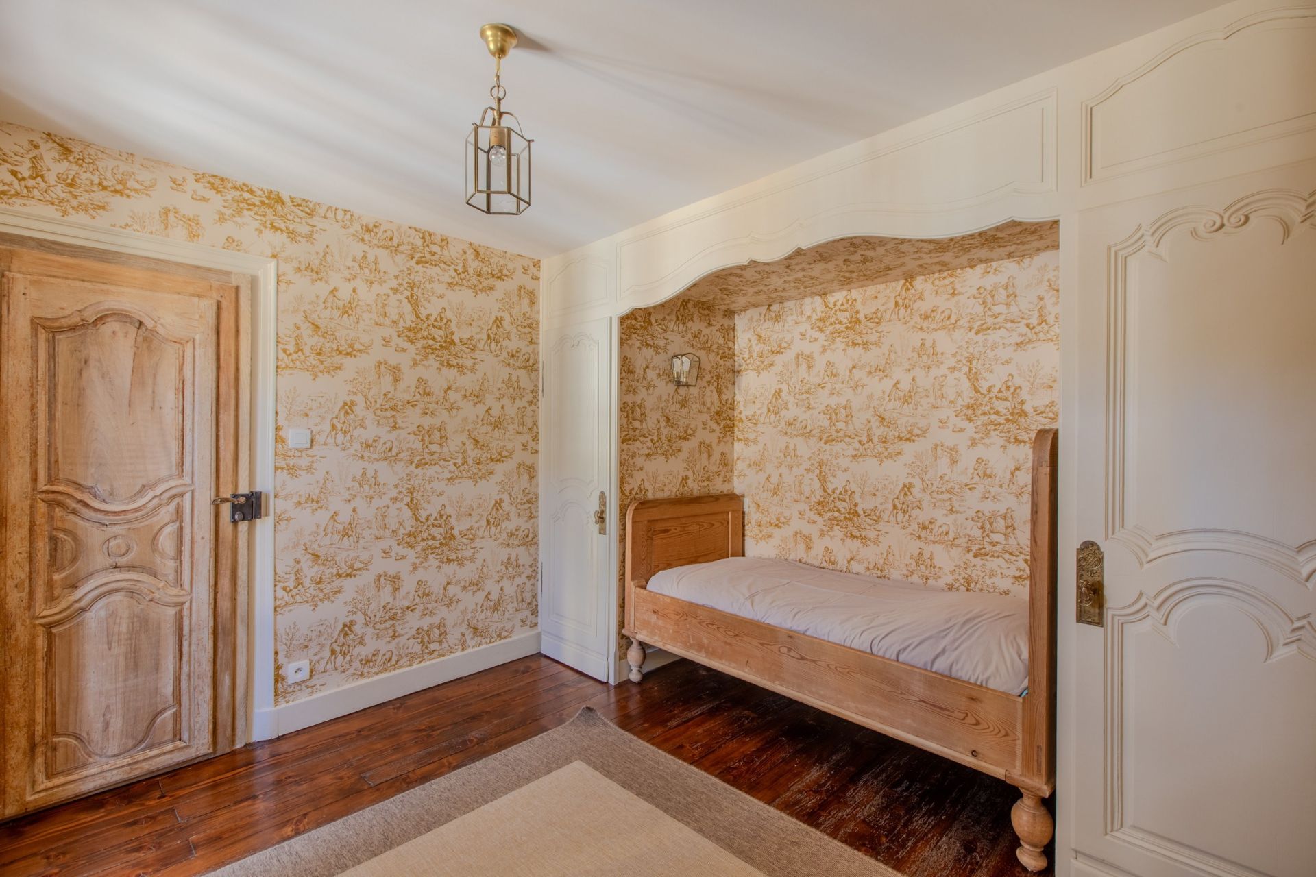 manoir 17 Pièces en vente sur VEZELAY (89450)
