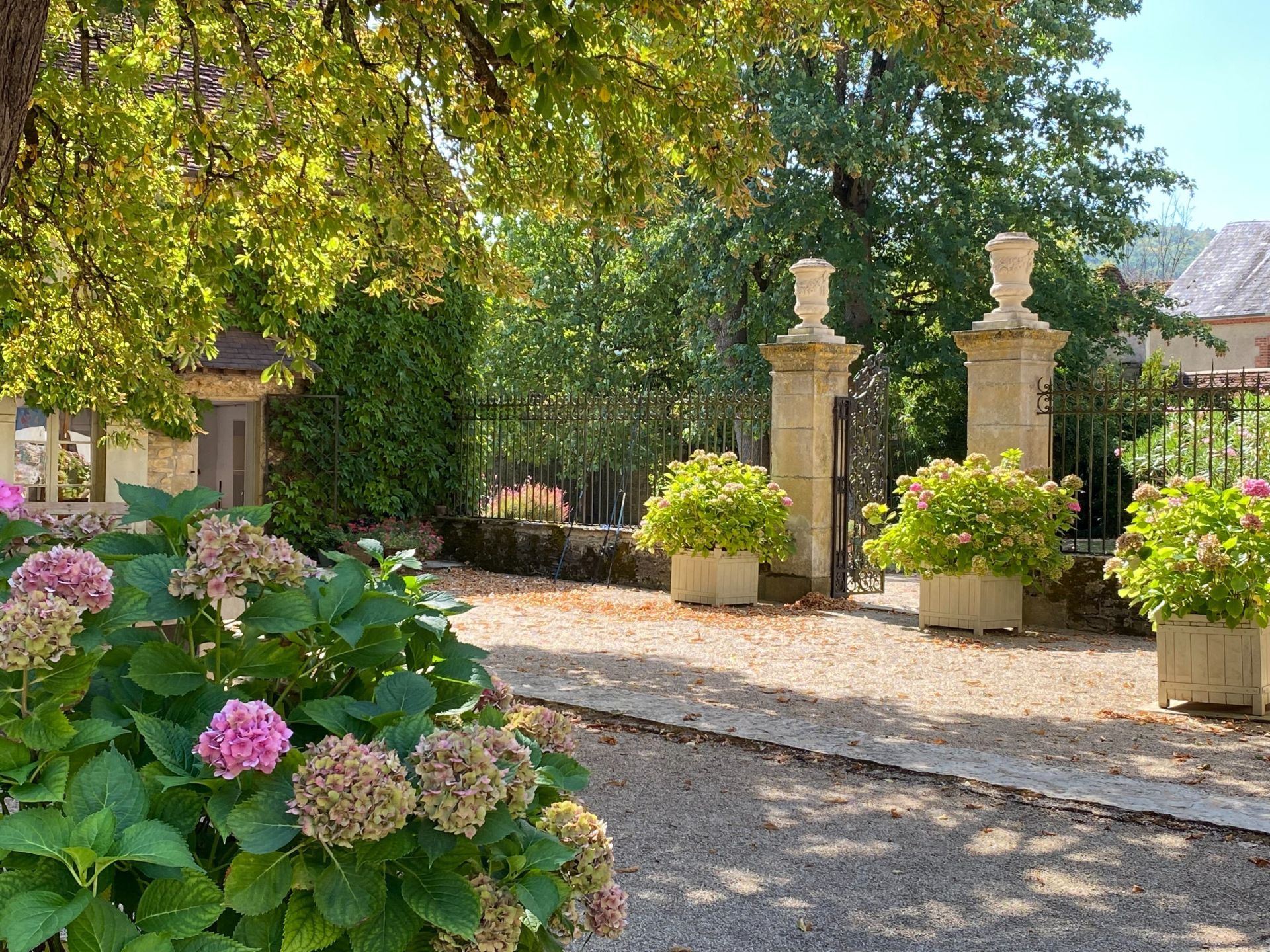 manoir 17 Pièces en vente sur VEZELAY (89450)