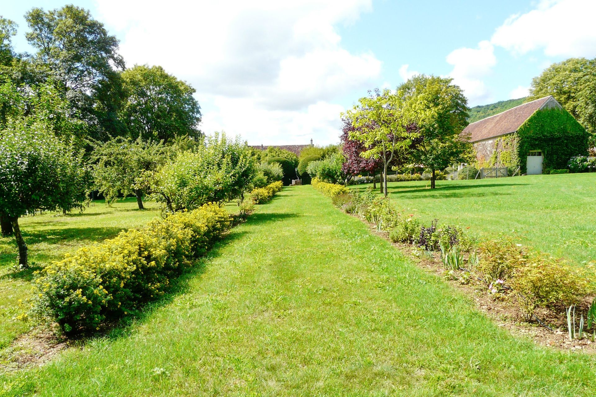 manoir 17 Pièces en vente sur VEZELAY (89450)