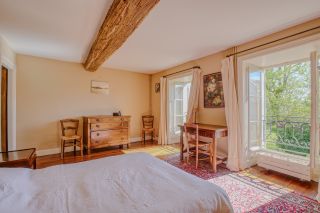 manoir 17 Pièces en vente sur VEZELAY (89450)
