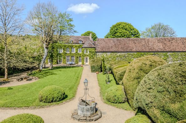 Vente Manoir Vézelay 17&nbsp;Pièces 600&nbsp;m²