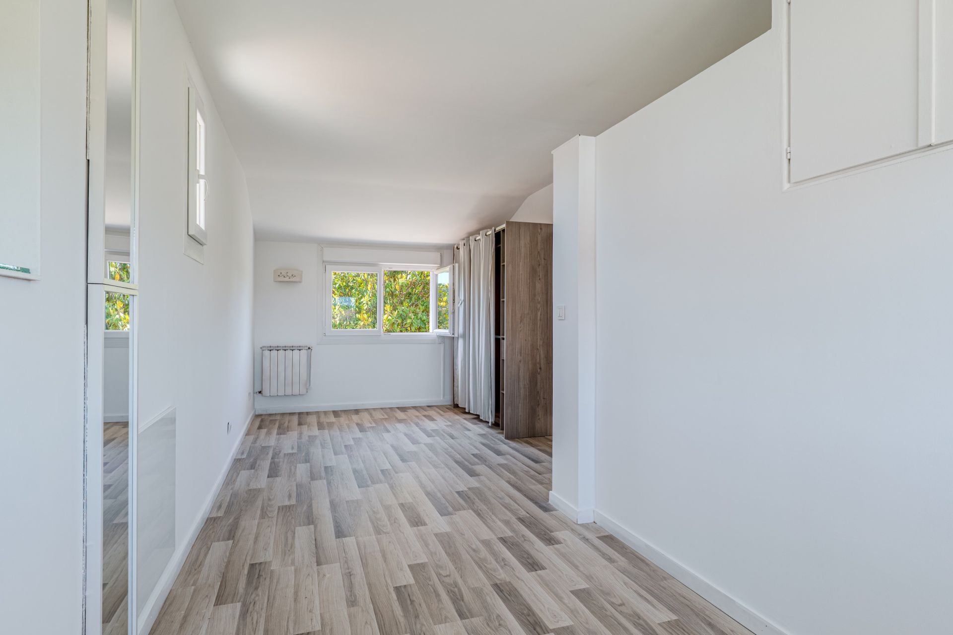 villa 6 Rooms for sale on CAILLOUX SUR FONTAINES (69270)
