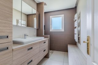 villa 6 Rooms for sale on CAILLOUX SUR FONTAINES (69270)