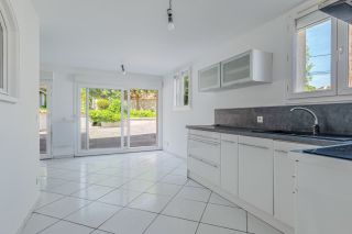 villa 6 Rooms for sale on CAILLOUX SUR FONTAINES (69270)