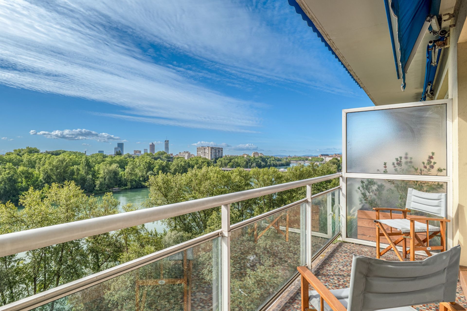 apartment 6 Rooms for sale on CALUIRE ET CUIRE (69300)