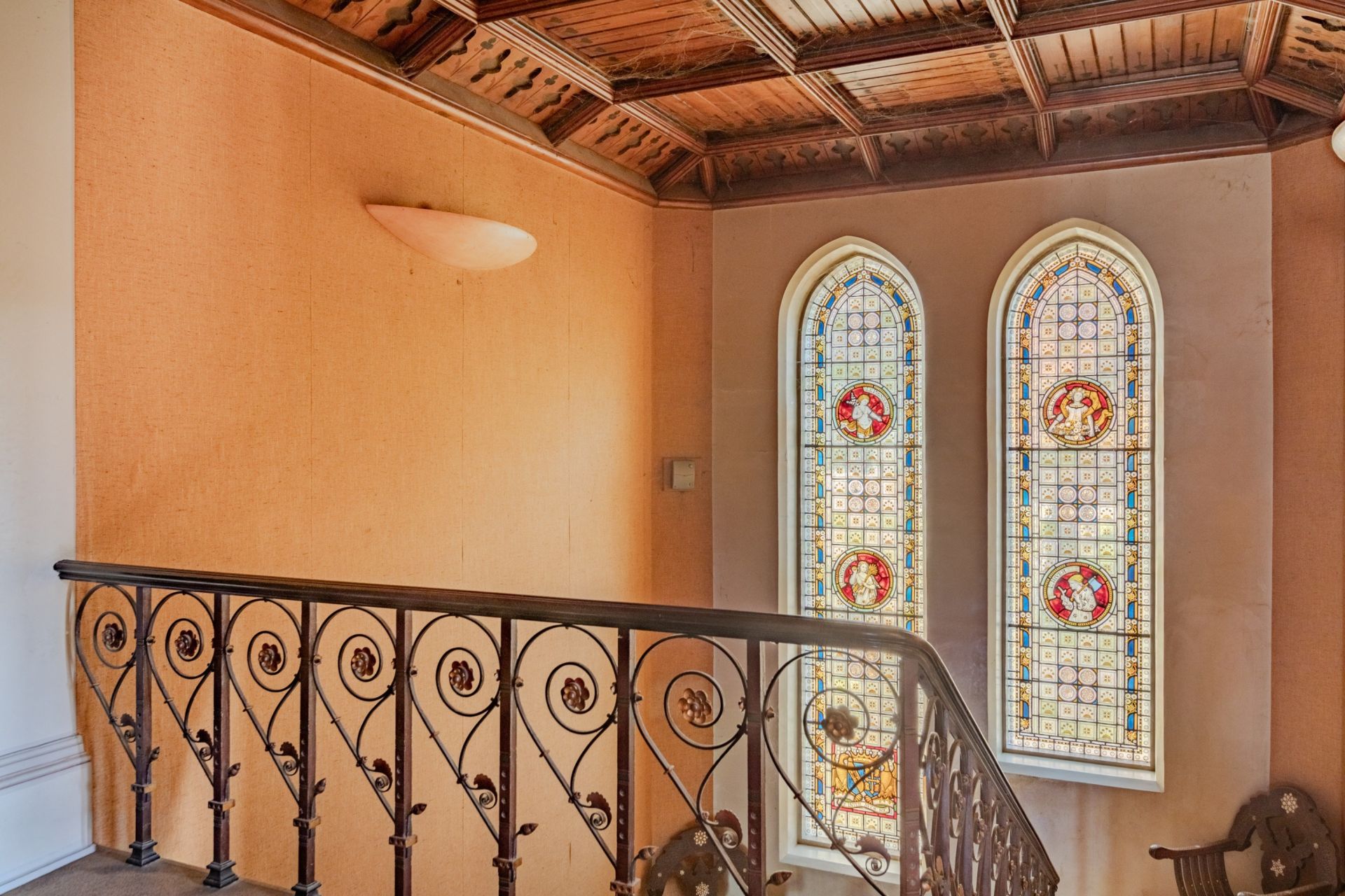 castle 22 Rooms for sale on REYRIEUX (01600)