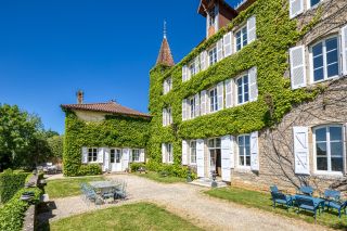 castle 14 Rooms for sale on COLIGNY (01270)