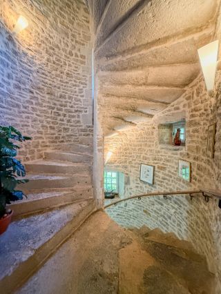 castle 14 Rooms for sale on COLIGNY (01270)