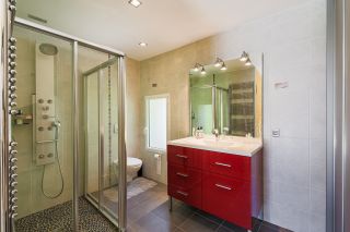 house 6 Rooms for sale on GRENOBLE (38000)