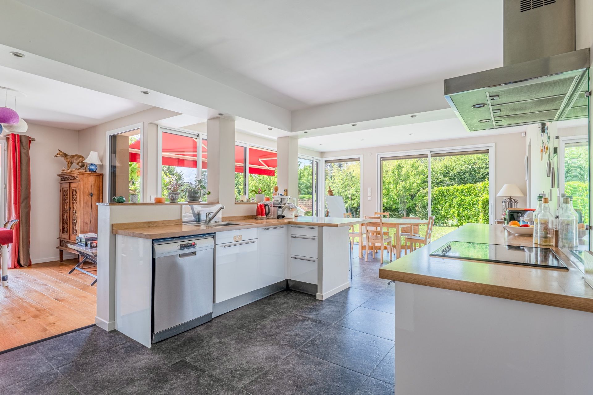 maison 7 Pièces en vente sur CHARBONNIERES LES BAINS (69260)