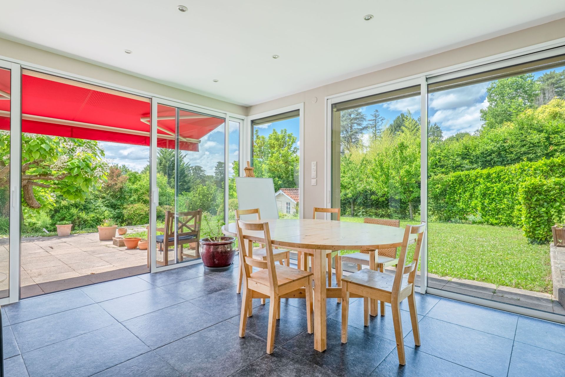 maison 7 Pièces en vente sur CHARBONNIERES LES BAINS (69260)