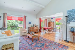maison 7 Pièces en vente sur CHARBONNIERES LES BAINS (69260)
