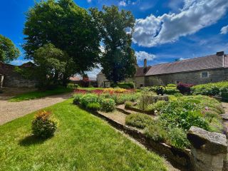 propriété 10 Pièces en vente sur MONTBARD (21500)