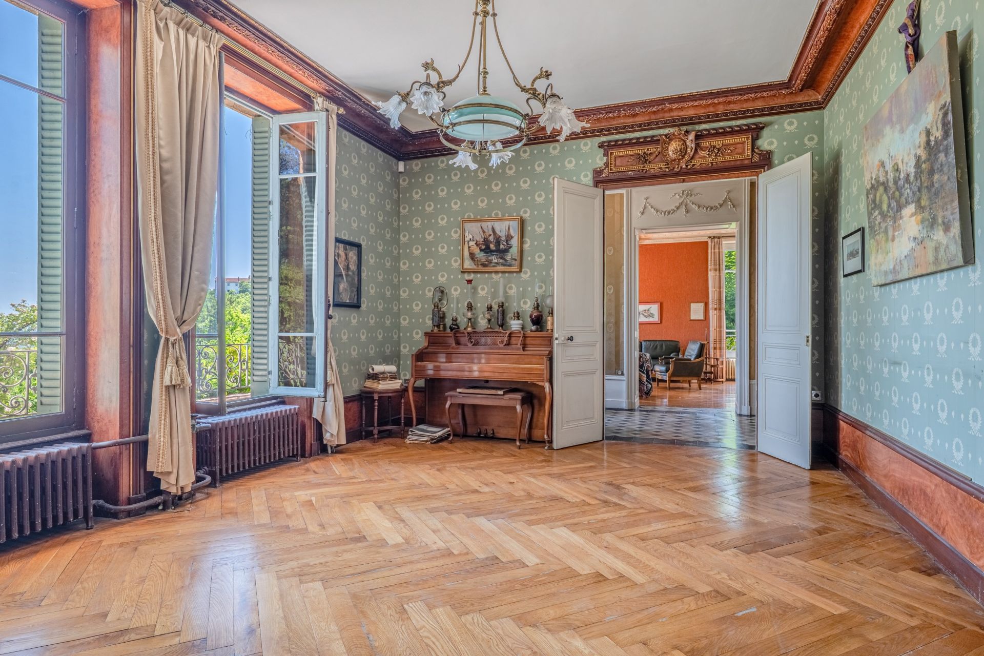 house 12 Rooms for sale on CALUIRE ET CUIRE (69300)