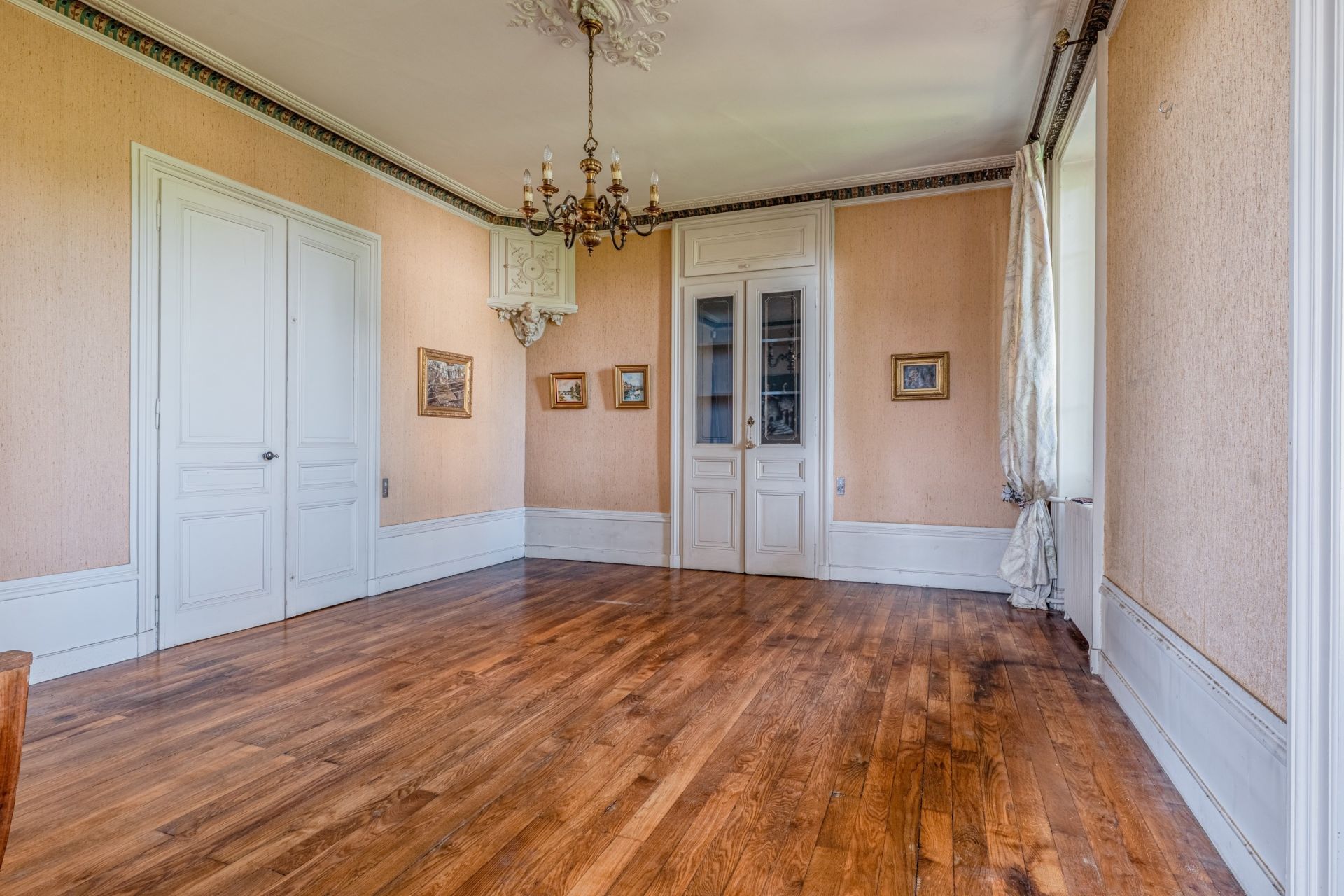 house 12 Rooms for sale on CALUIRE ET CUIRE (69300)