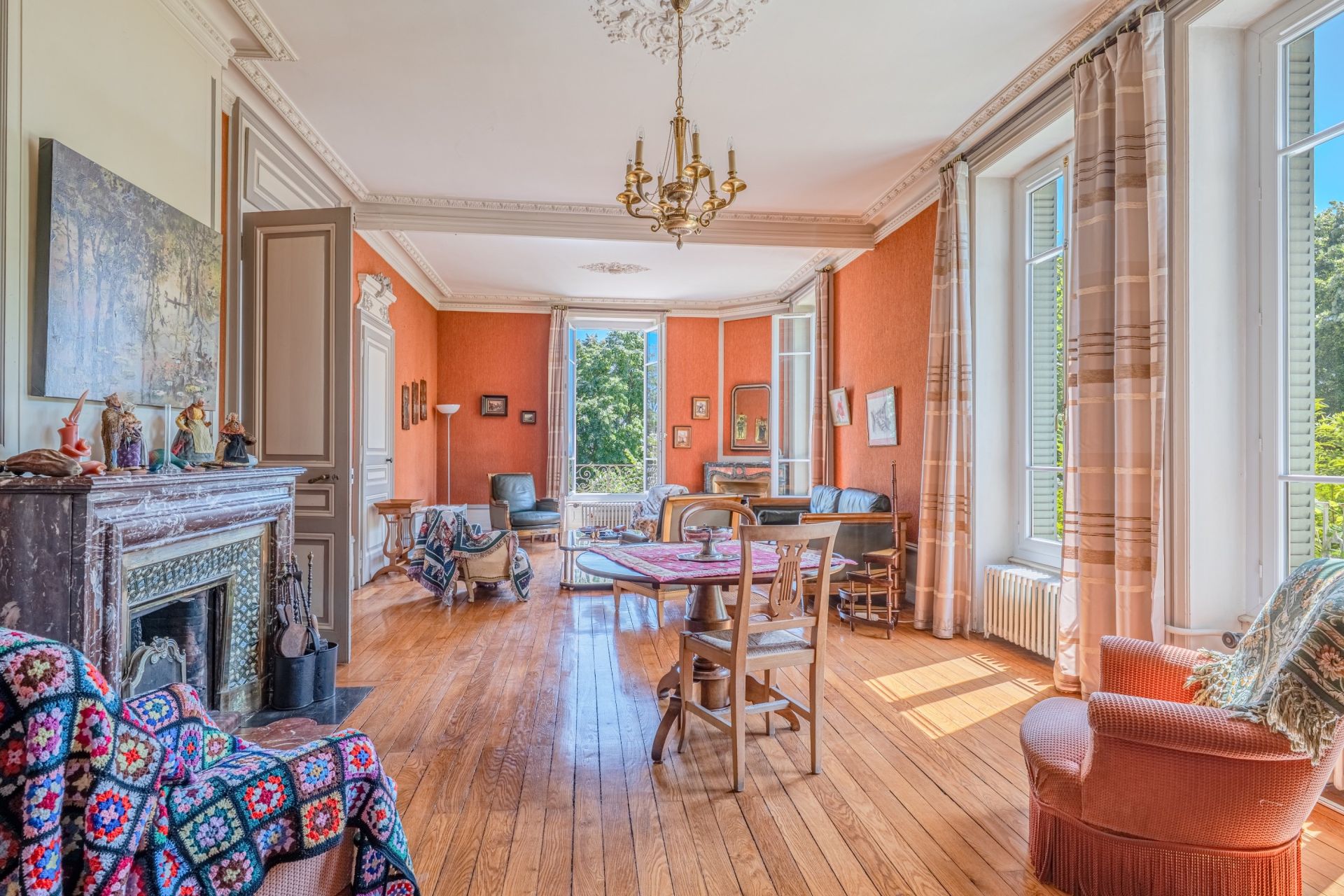 house 12 Rooms for sale on CALUIRE ET CUIRE (69300)