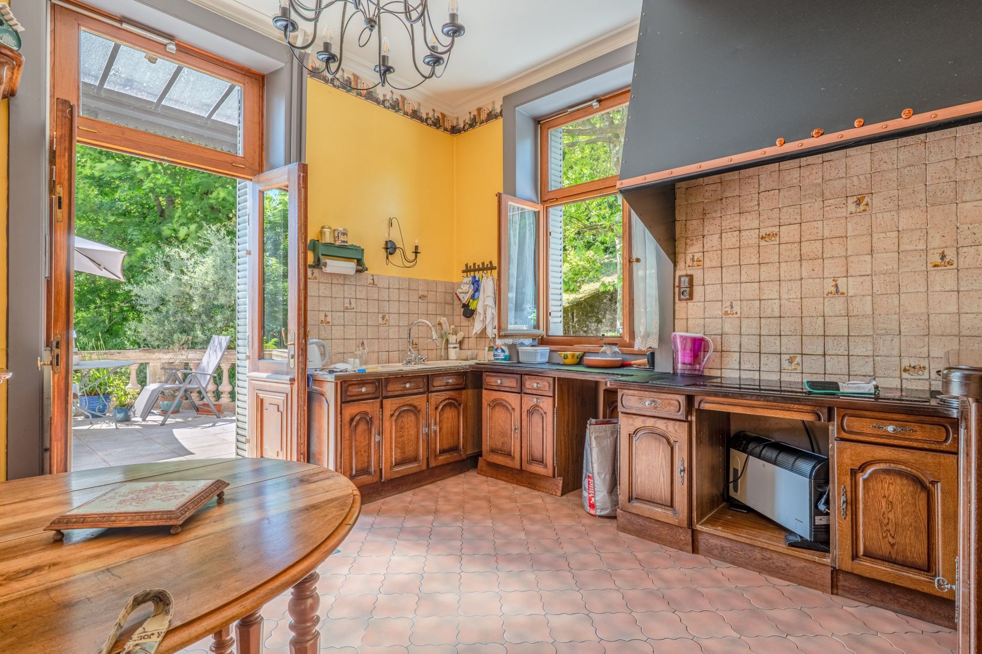 house 12 Rooms for sale on CALUIRE ET CUIRE (69300)