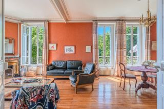 house 12 Rooms for sale on CALUIRE ET CUIRE (69300)