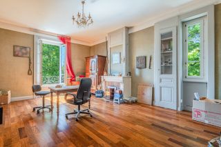house 12 Rooms for sale on CALUIRE ET CUIRE (69300)