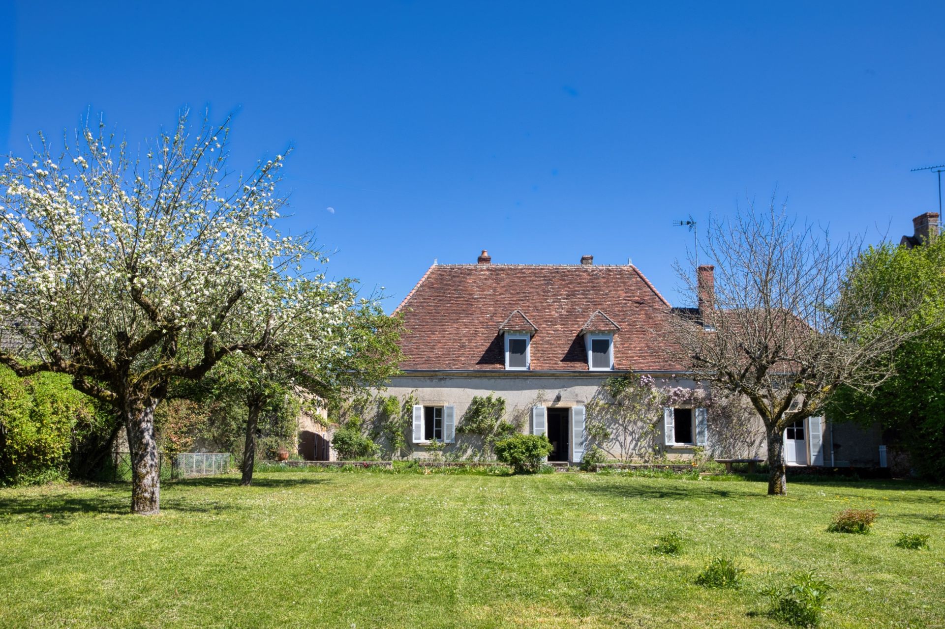 maison 8 Pièces en vente sur PARAY LE MONIAL (71600)