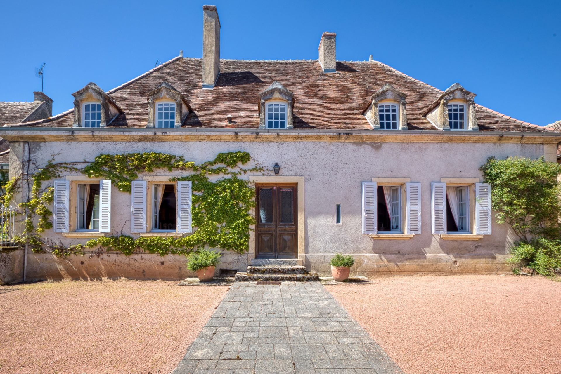 maison 8 Pièces en vente sur VIRY (71120)