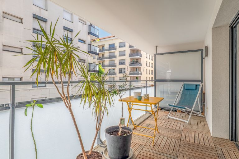 apartment 4 Rooms for sale on LYON (69003)