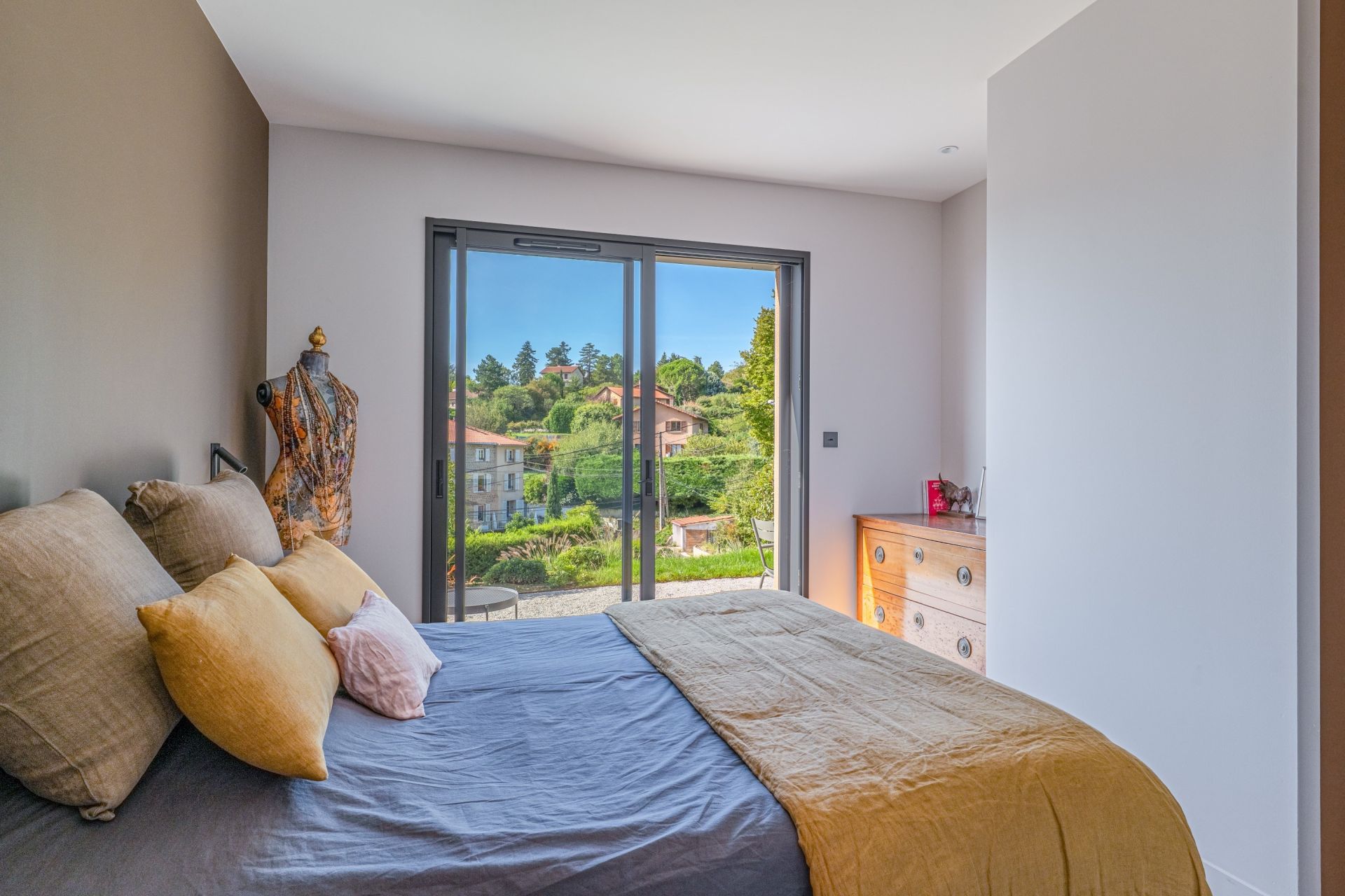 maison contemporaine 5 Pièces en vente sur ST DIDIER AU MONT D OR (69370)