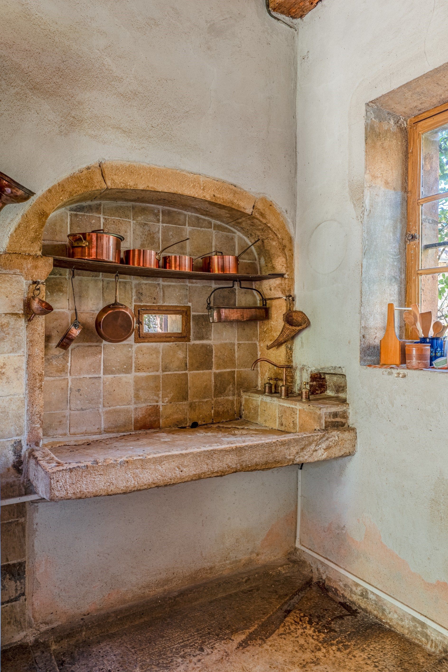 manor house 5 Rooms for sale on MORANCE (69480)