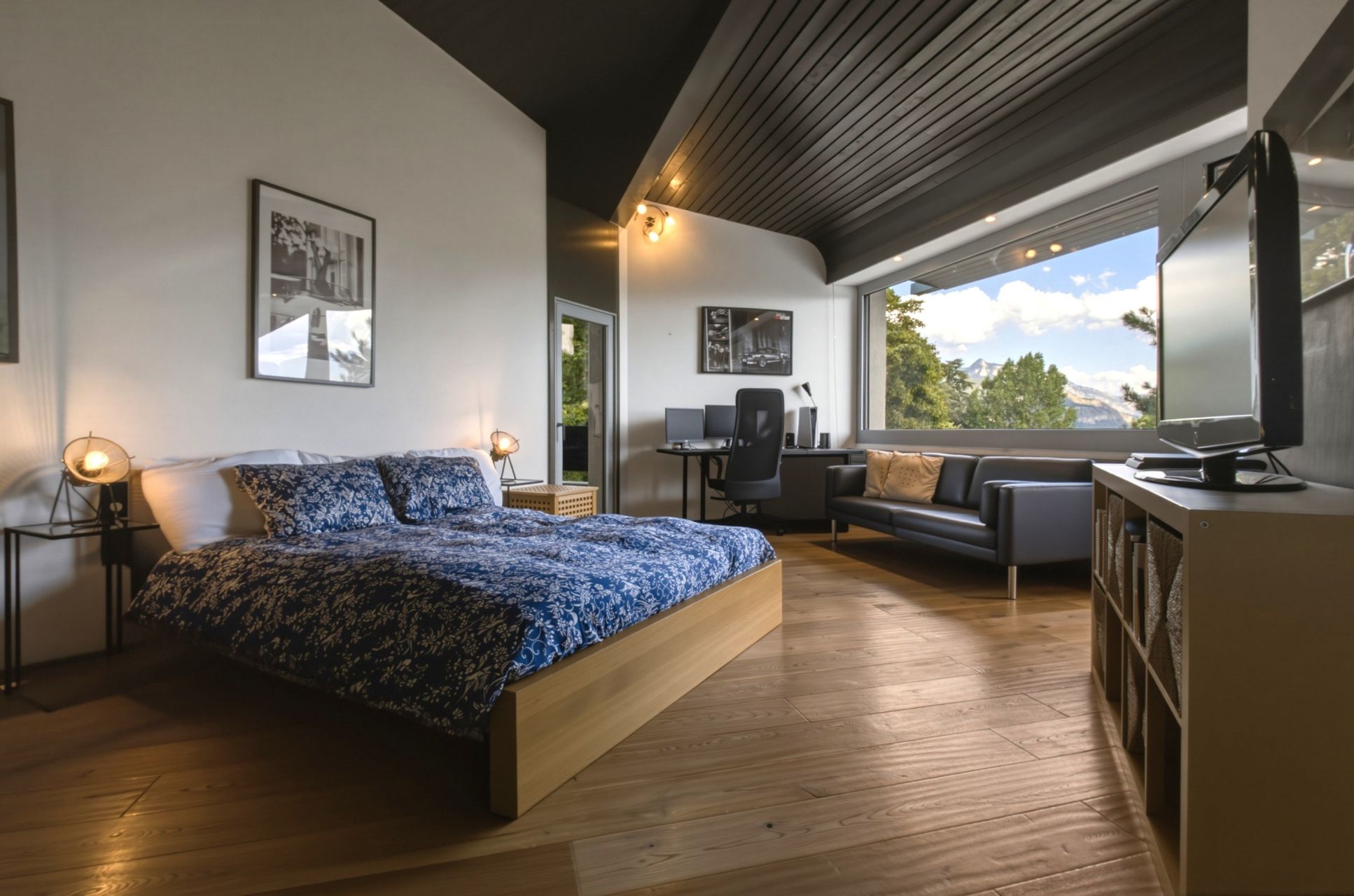house 10 Rooms for sale on ST JEAN DE MOIRANS (38430)