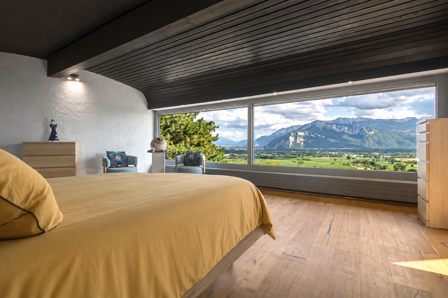 house 10 Rooms for sale on ST JEAN DE MOIRANS (38430)