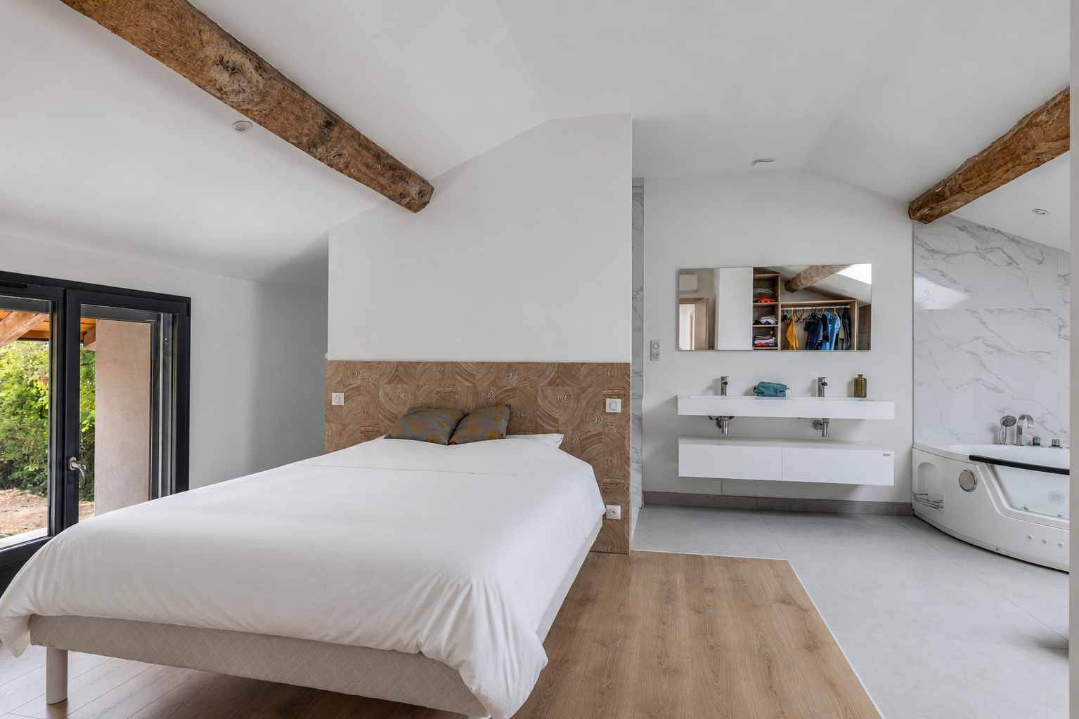 farm complex 7 Rooms for sale on BOURG EN BRESSE (01000)