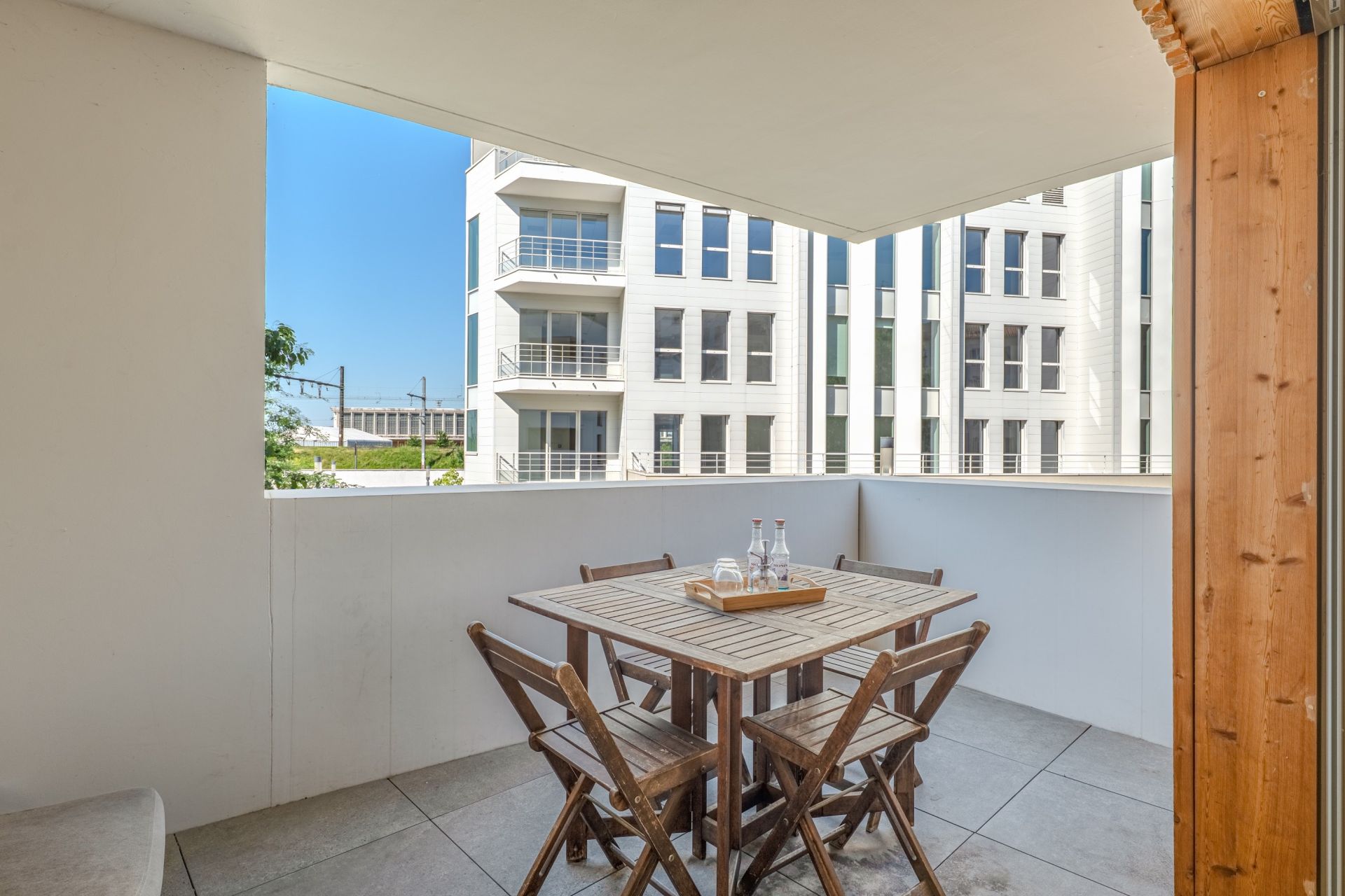 apartment 4 Rooms for sale on LYON (69007)