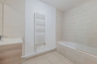 apartment 4 Rooms for sale on LYON (69007)